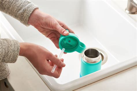 How to Remove Mold from Rubber Water Bottle: A Comprehensive Guide